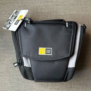 Case Logic Camera Case compact system with 2 side pockets & long strap black NWT